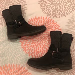 NWT - UGG Simmens waterproof boots size 9.5